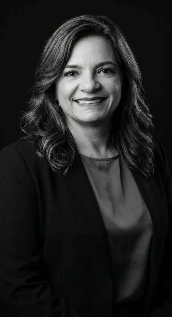 Dra. Elisângehla Mendes